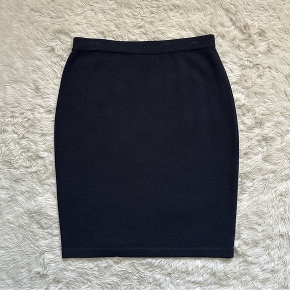 St. John Collection Skirt Santana Knit Pencil Straight Pull On Black Sz 10 - Picture 1 of 9